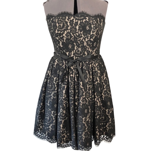 Robert Rodriguez Dresses & Skirts - Black Lace Strapless Cocktail Fit-and-Flare Dress